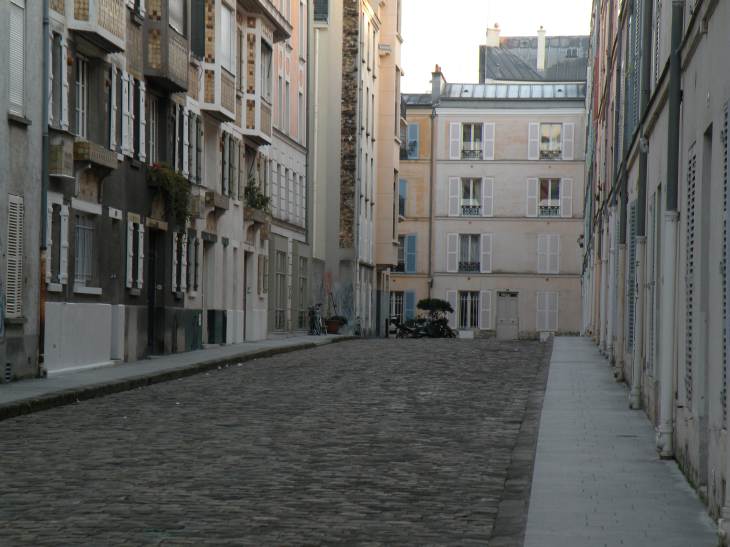  la rue D'enfer, un dimanche matin
